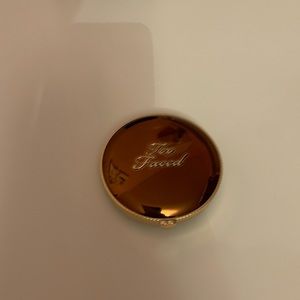 Two face chocolate gold bronzer